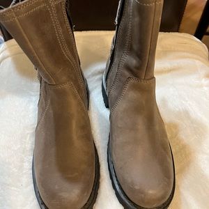Harley Davidson Gray Boots 6 1/2m   Excellent condition